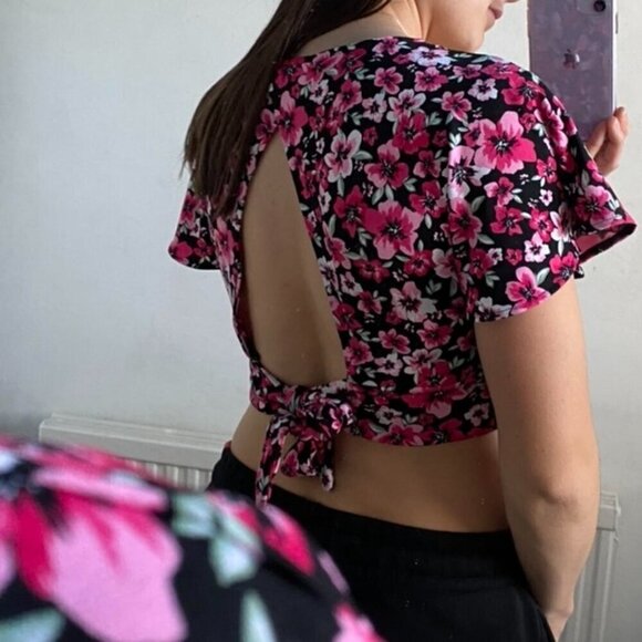 H&M Women's Floral Wrap CropTop - Pink and Black Size Medium - Picture 3 of 9